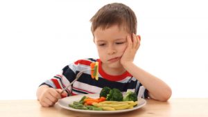 5 consigli utili per convincere un bambino a stare seduto a tavola