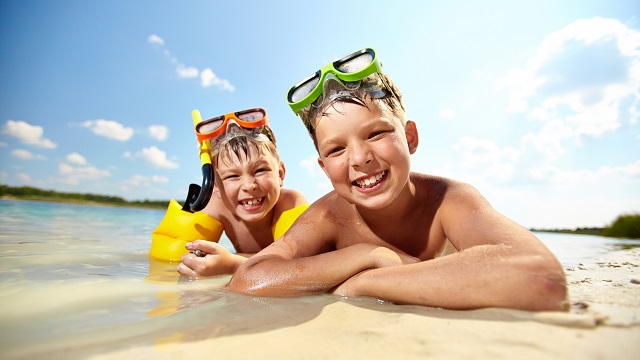 cosa mettere nella borsa della spiaggia