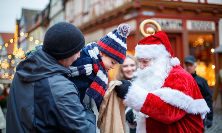 Come fare incontrare Babbo Natale ai bambini durante le vacanze