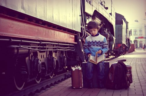 Viaggiare in treno con un bimbo piccolo: come sopravvivere