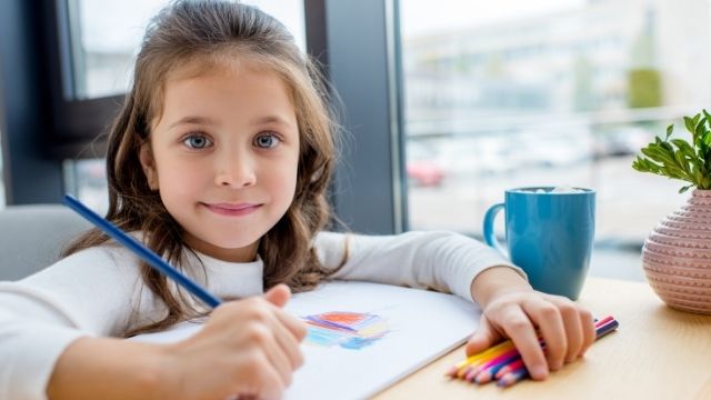 Il kit per colorare è un accessorio indispensabile per la borsa della mamma