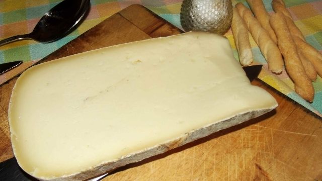 raschera di alpeggio formaggio