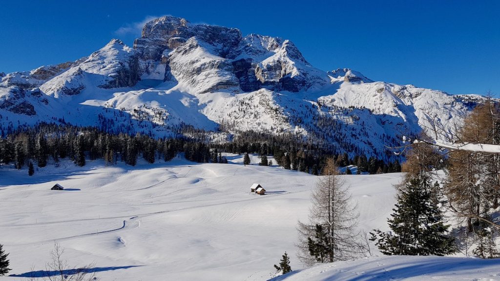 Rifugio Vallandro a San Candido con la neve