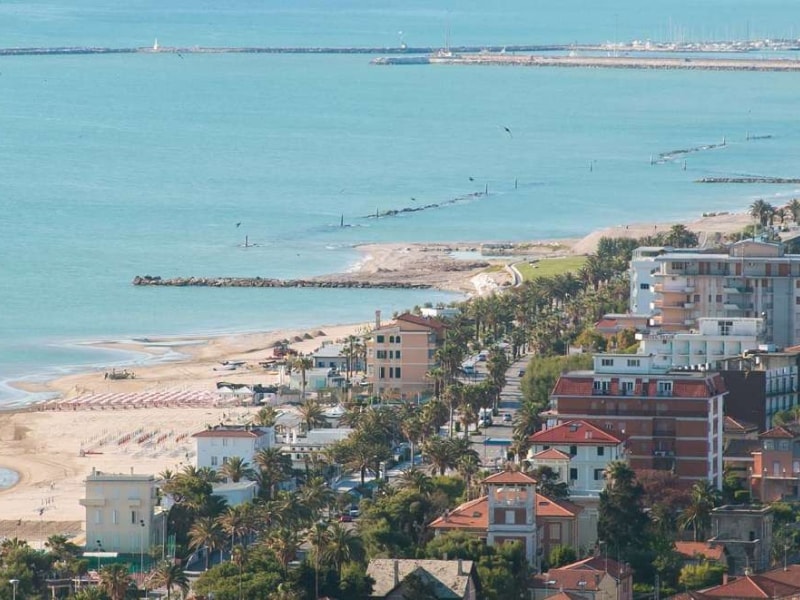 In una vacanza nelle Marche con bambini visita il mare di San Benedetto del Tronto