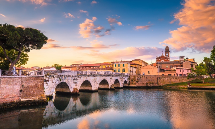 Centro storico di Rimini, Ponte di Tiberio