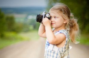 Piccoli trucchi per viaggiare in auto con i bimbi