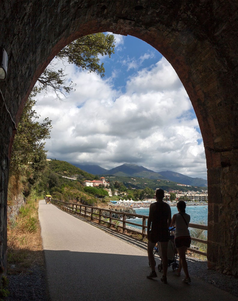 Liguria in bicicletta: le ciclabili adatte ai bambini