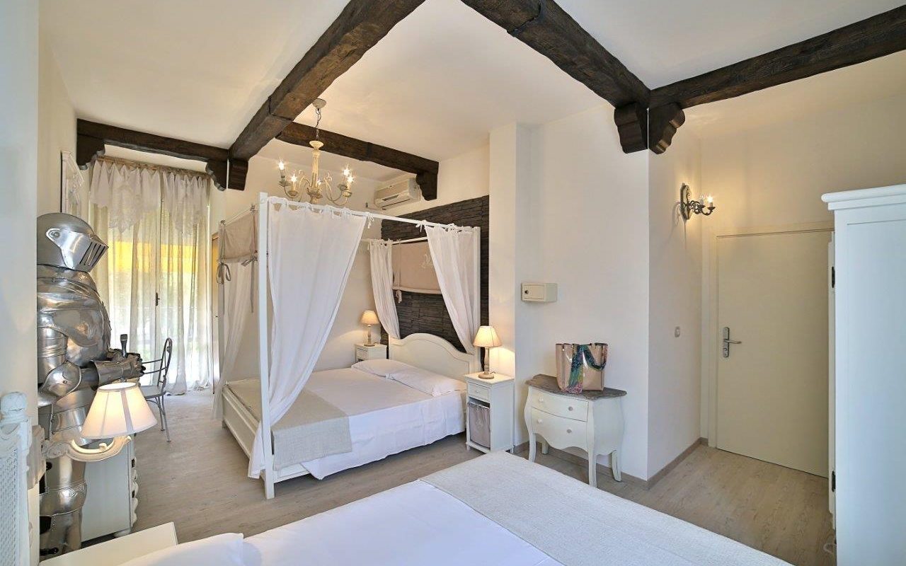 Schloss family room