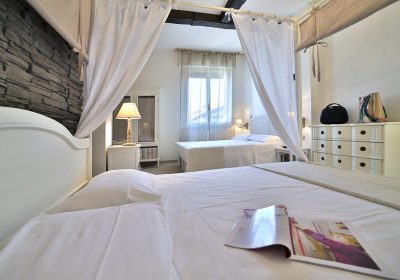Le Chateau Family Room