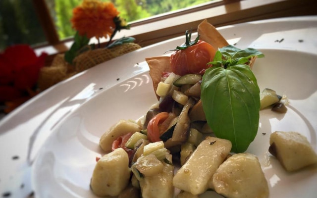 Active, Family & Wellness Hotel Shandranj