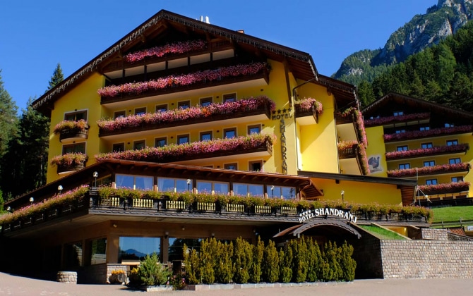 Active, Family & Wellness Hotel Shandranj