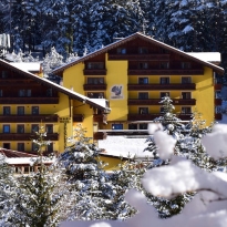 Active, Family & Wellness Hotel Shandranj