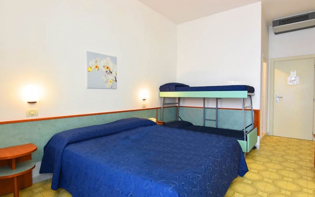 Camere Color con Vista sul Mare