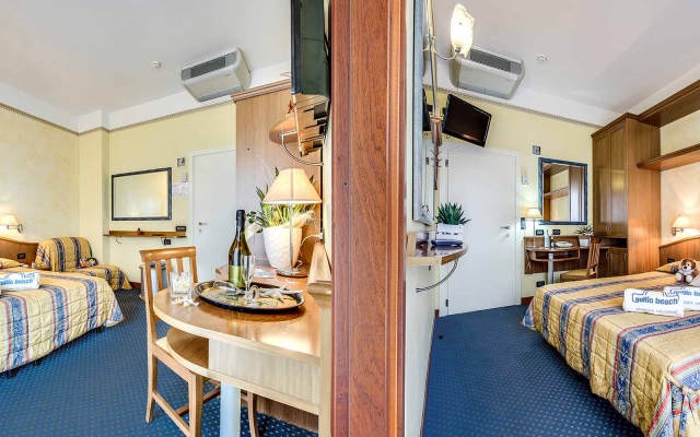 Chambre communicantes côté piscine