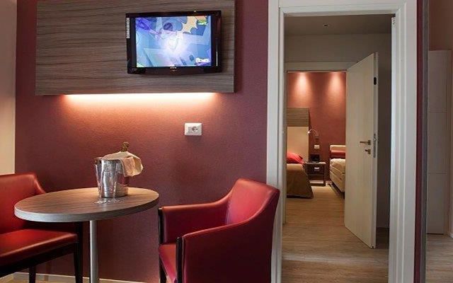 Regina adjoining rooms