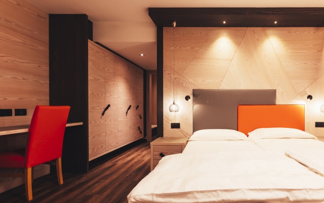 Family Room Comfort Plus