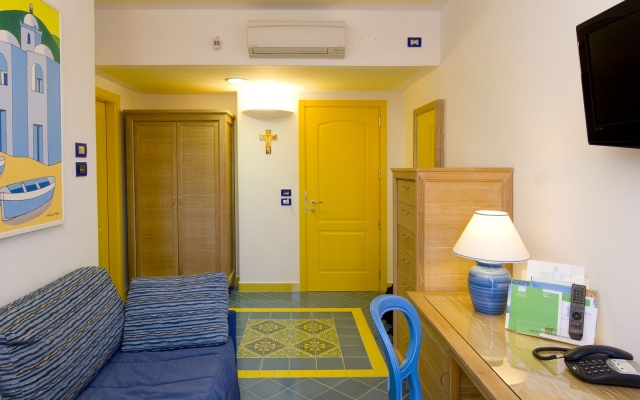 Junior Suite with terrace overlooking the garden