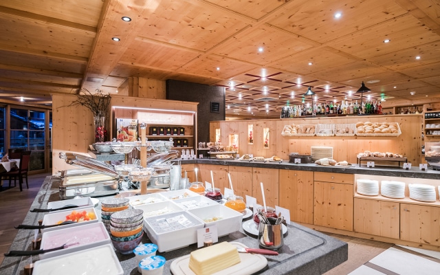 Post Alpina Family Mountain Chalet