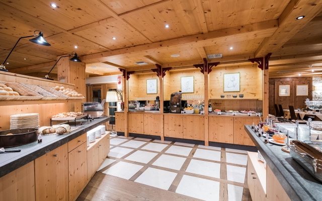 Post Alpina Family Mountain Chalet