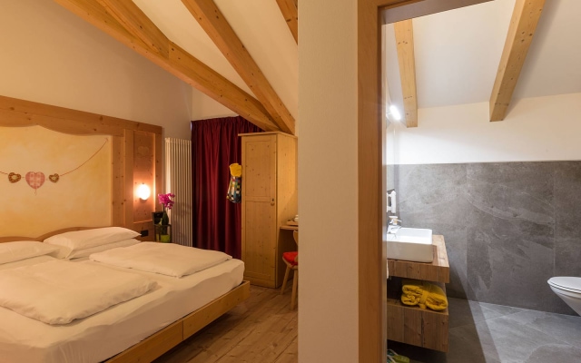 Comfort Rooms