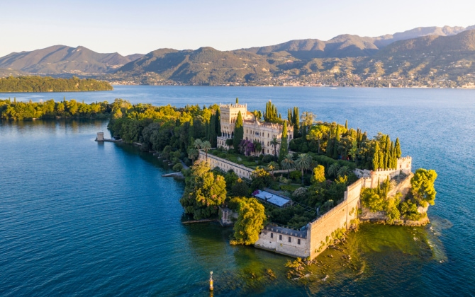 L'isola di Garda vicino a Salò sul Lago di Garda
