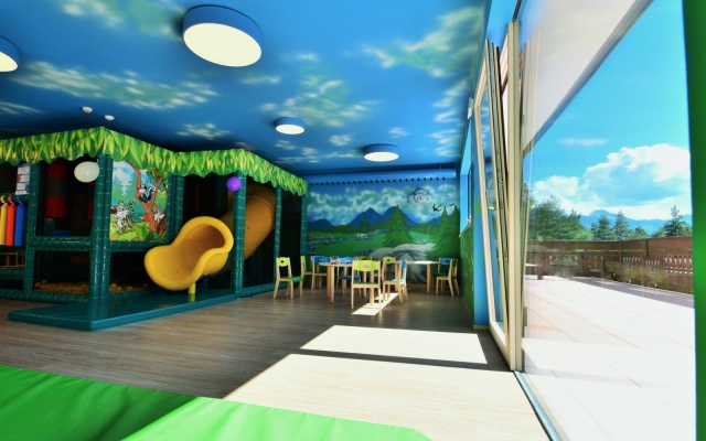 Active, Family & Wellness Hotel Shandranj