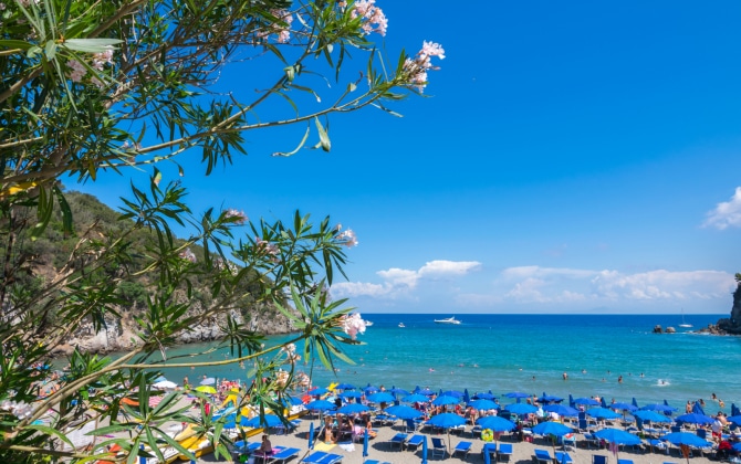 Spiaggia di Negombo a Ischia nelle Isole Flegree,
