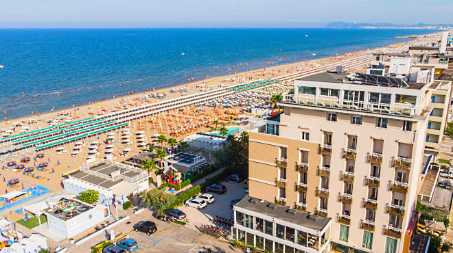 JUNI 2023: BUCHEN SIE JETZT IHREN URLAUB IN RICCIONE!