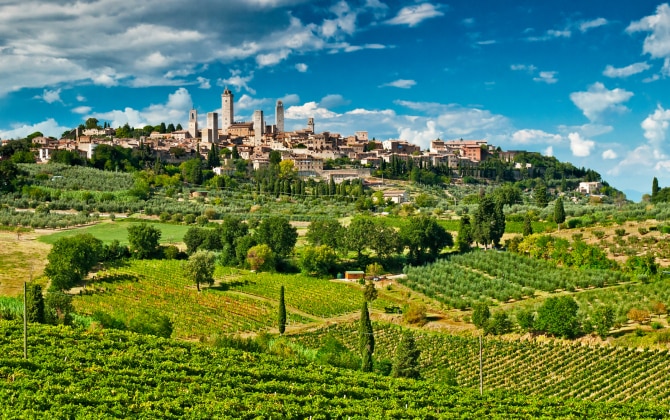 Veduta delle colline e del borgo di San Gimignano