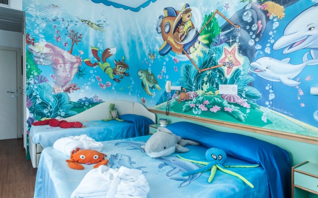 Sharky and Esploroom