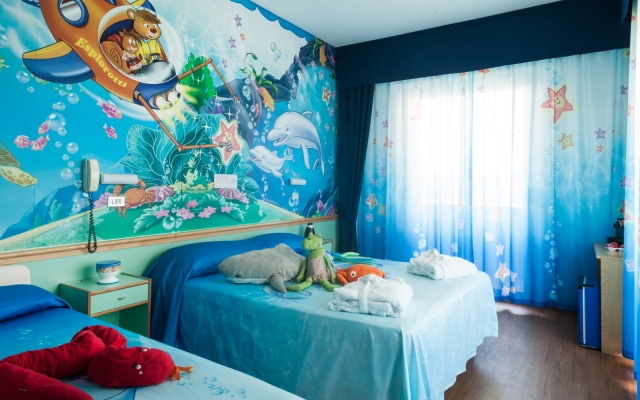 Sharky and Esploroom