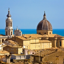 Veduta panoramica del borgo di Loreto