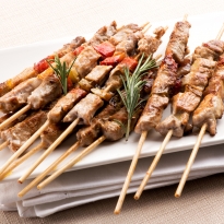 Arrosticini abruzzesi (spiedini tipici di carne di pecora)