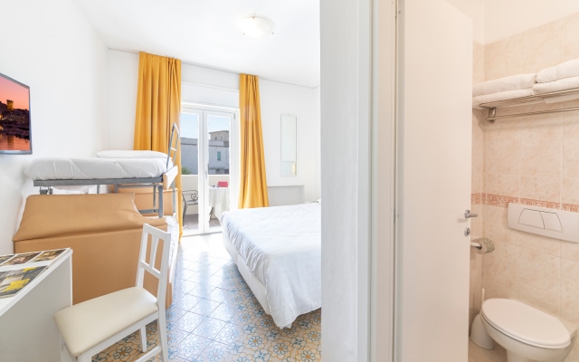 Camera Quadrupla con Balcone o Terrazzo