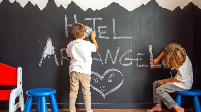 Settimana bianca qui da noi...i bambini non pagano! Approfitta di questo pacchetto e regala al tuo bimbo dei giorni indimenticabili.