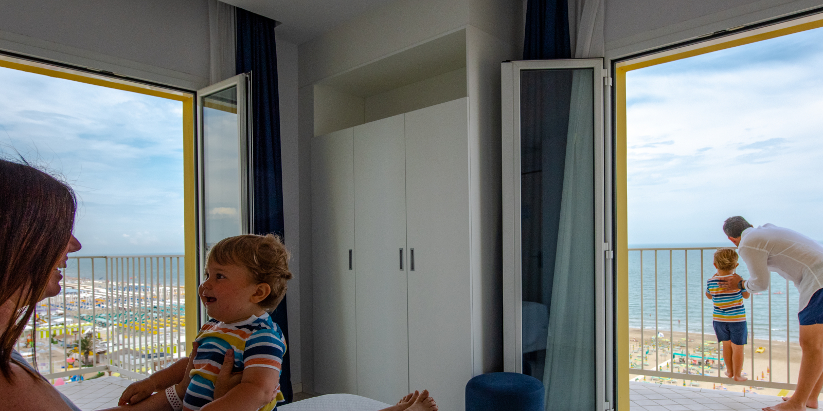 Camera Family Fronte Mare