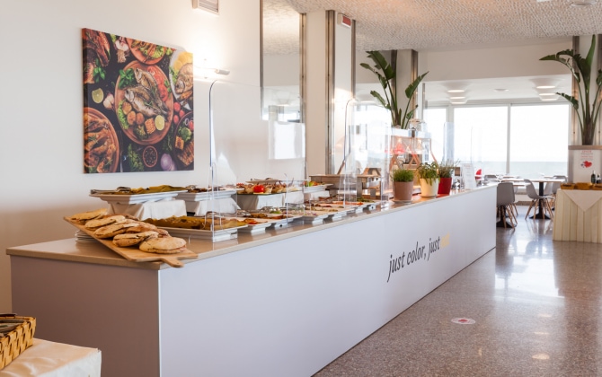 Color Ermitage Beach Family Hotel