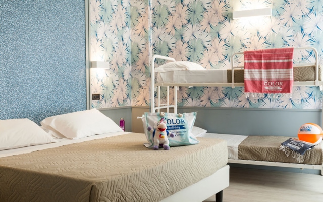 Color Seafront Rooms