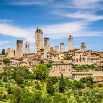 Stupenda vista della città medievale di San Gimignano in Toscana