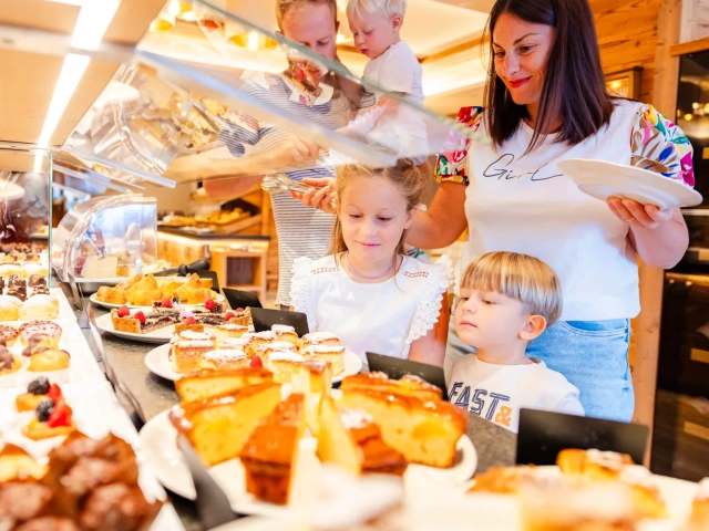 Ambiez Suite Hotel Family & Wellness
