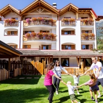 Ambiez Suite Hotel Family & Wellness