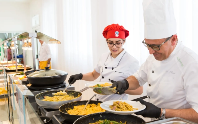 Color Alexandra Plaza Family Hotel