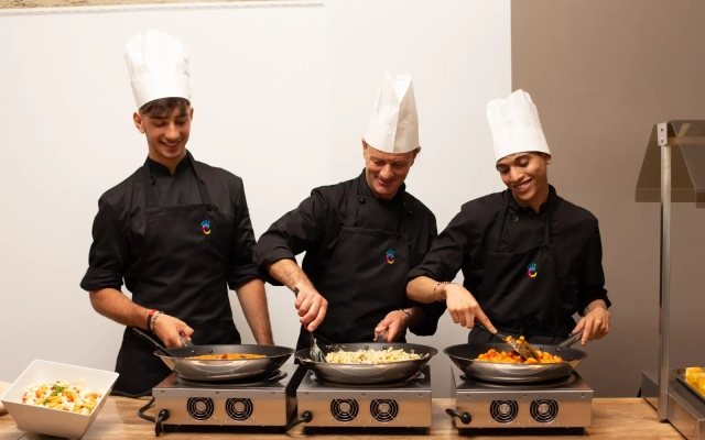 Color Alexandra Plaza Family Hotel