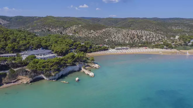 Chaises longues et parasol gratuits garantis au 3e rang