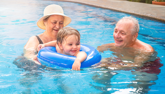 Vacanza con i nonni: sconto -10% per gli over 60