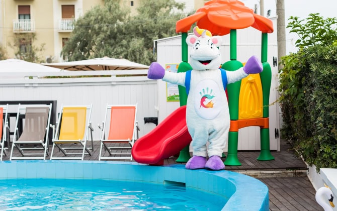 Color Ermitage Beach Family Hotel