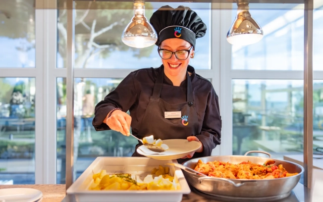 Color Alexandra Plaza Family Hotel