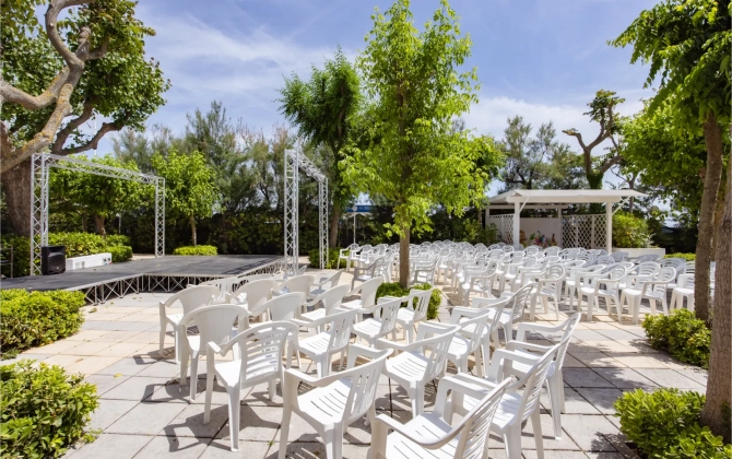 Color Alexandra Plaza Family Hotel