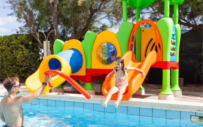 Color Alexandra Plaza Family Hotel