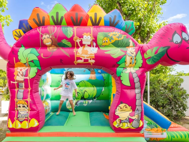 Color Alexandra Plaza Family Hotel